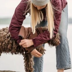 Hurtta Bare Softshell Dog Coat - Chocolate -Vetdiet Shop 247796 247797 247896 247897 247898 247899 bestfriend hurtta bare softshell hundejacke chocolate hs 09 6