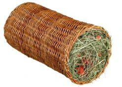 Wicker Tunnel With Hay/carrot